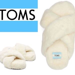 TOMS Susie white Faux Fur Slippers size 12